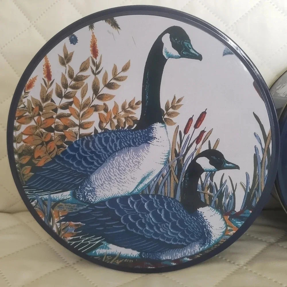 VTG NESTING  TIN CANISTER SET Of 3 CANADA GOOSE GEESE BLUE ROUND HOME DECOR - Picture 3 of 8